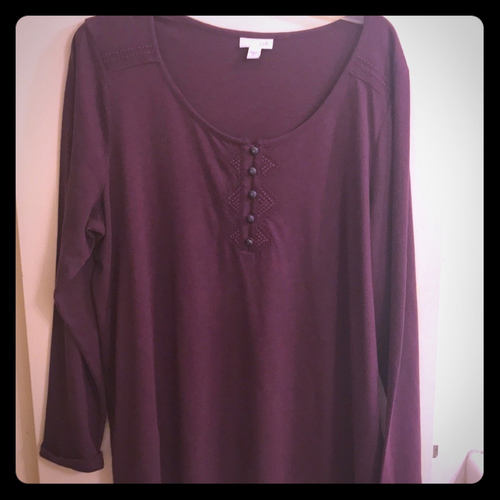 J jill henley top in  burgundy🥰